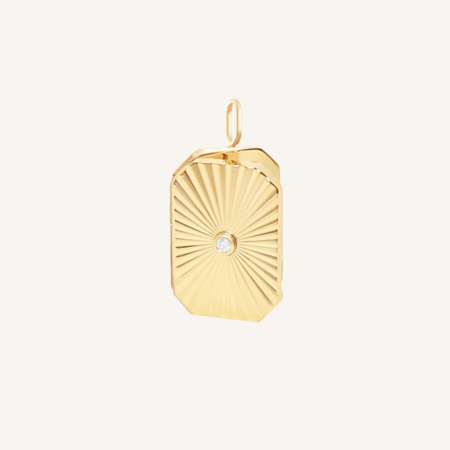 Amata Bevel Photo Locket