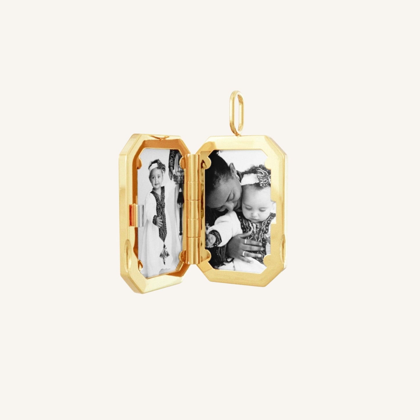 Amata Bevel Photo Locket