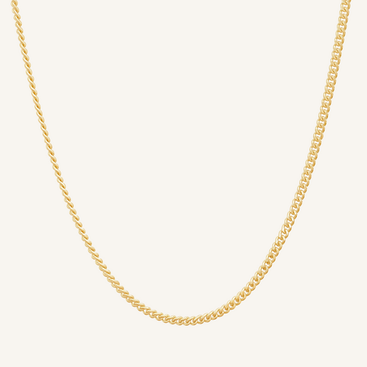 A gold-colored curb chain necklace with a length of 50cm.