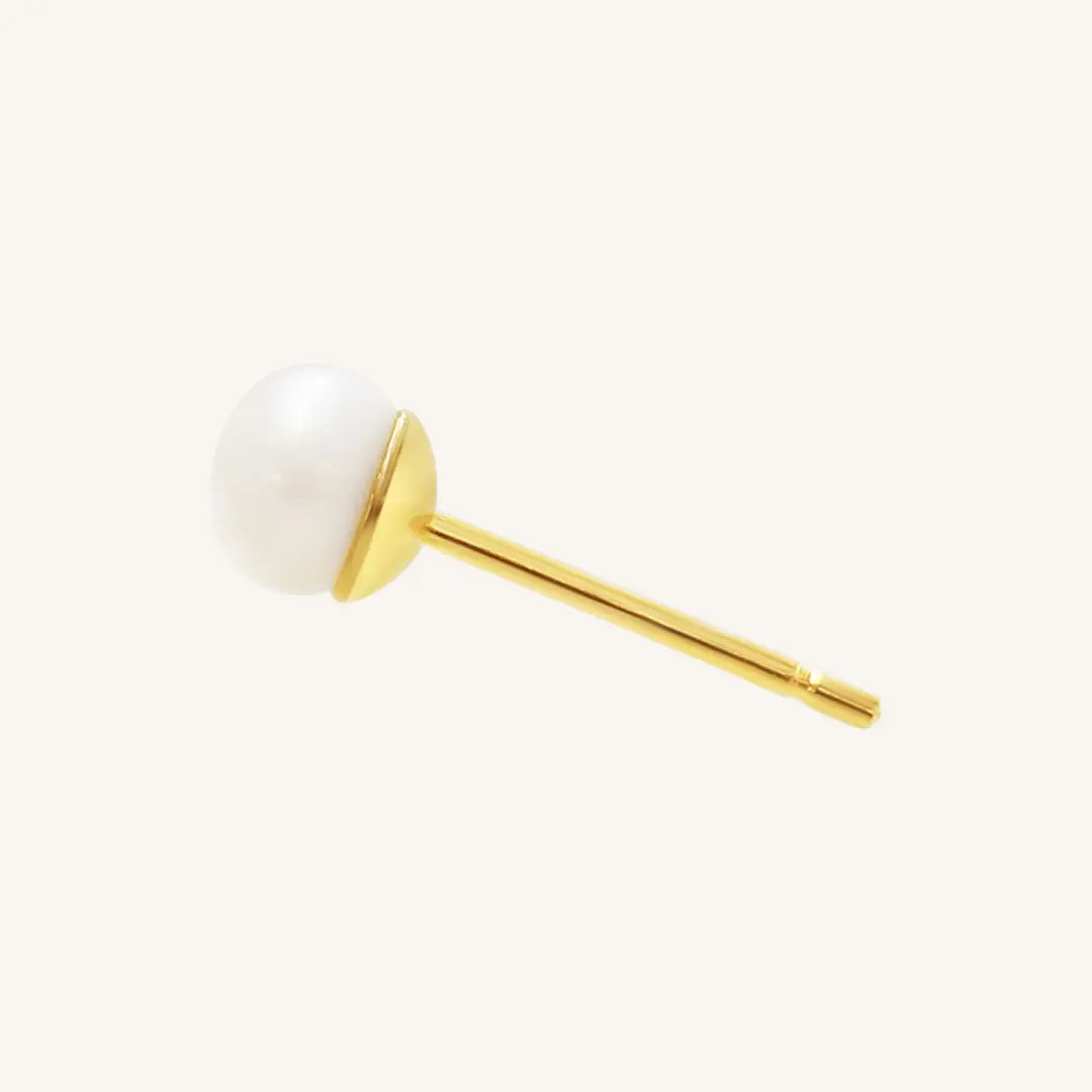Lulu Pearl Studs 4mm