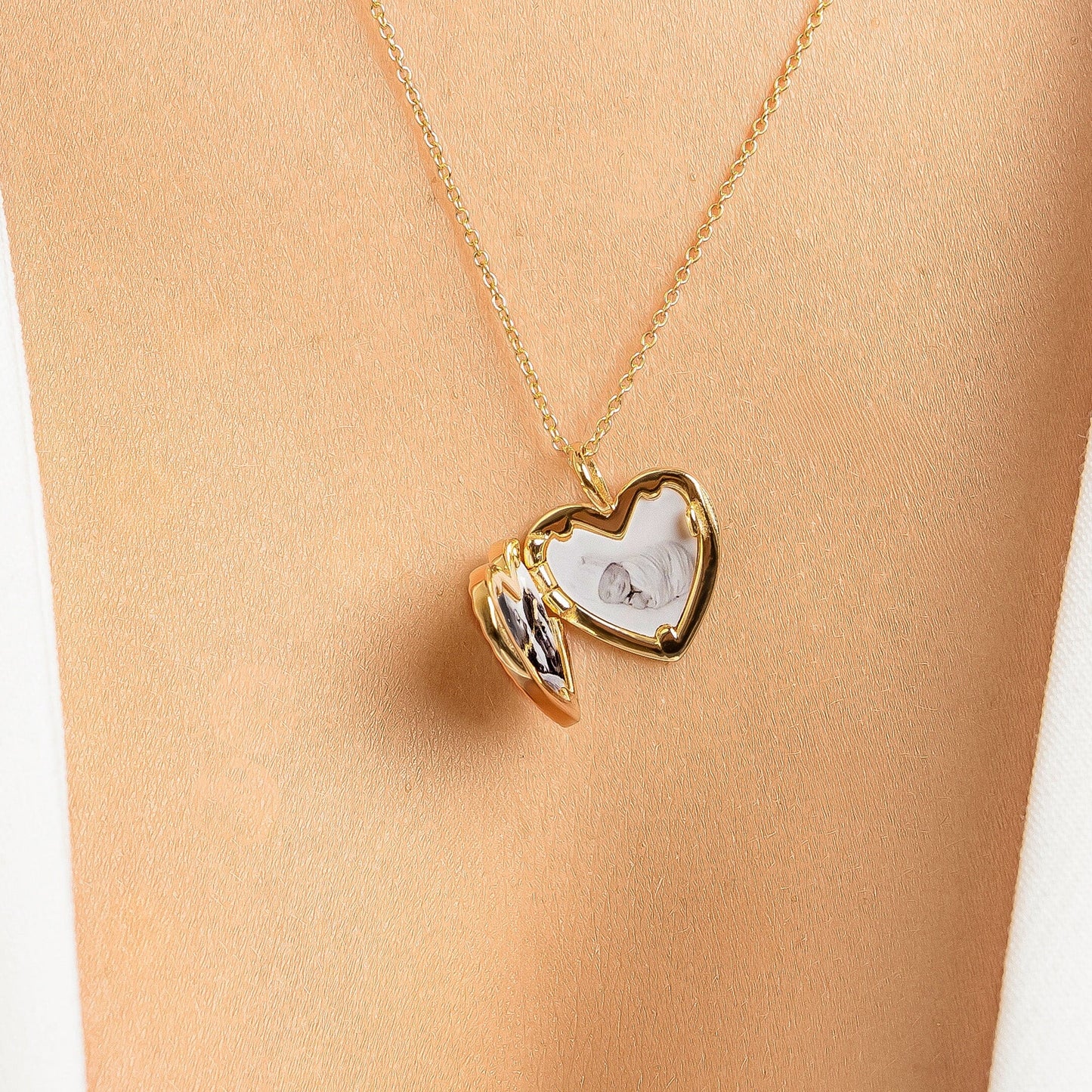 Amata Heart Photo Locket Necklace