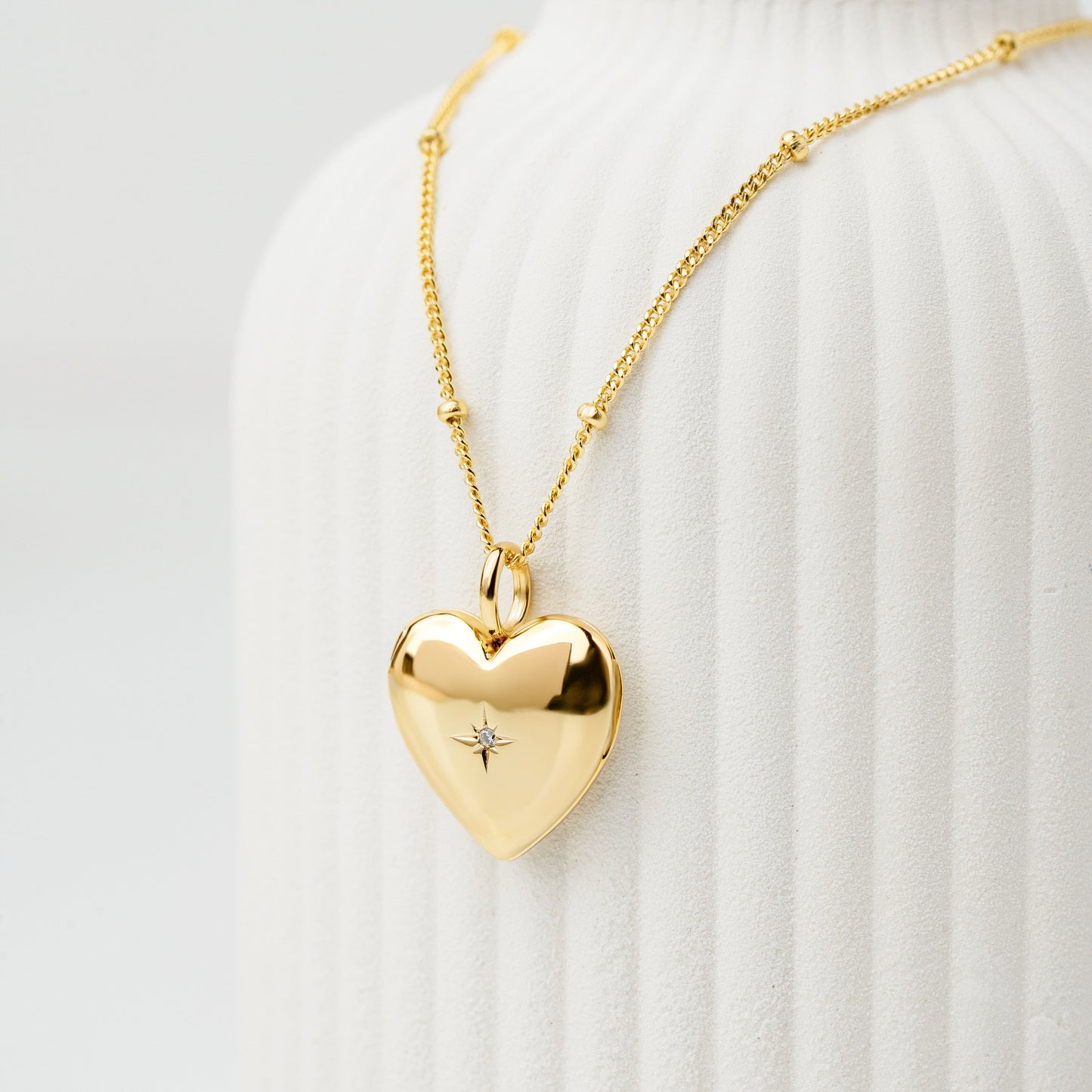 Behold Heart Photo Locket Necklace