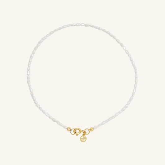 The  GOLD-L  Peggy Pearl Anklet by  Francesca Jewellery from the Anklets Collection.